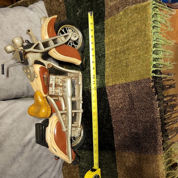 Motorcycle sculpture - Picture 6 of 6